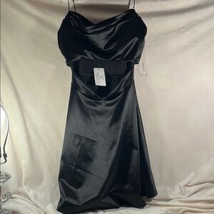 Windsor Black Stylish Dress Featuring A Stomach Slit